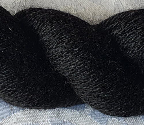 Alpaca Yarn black